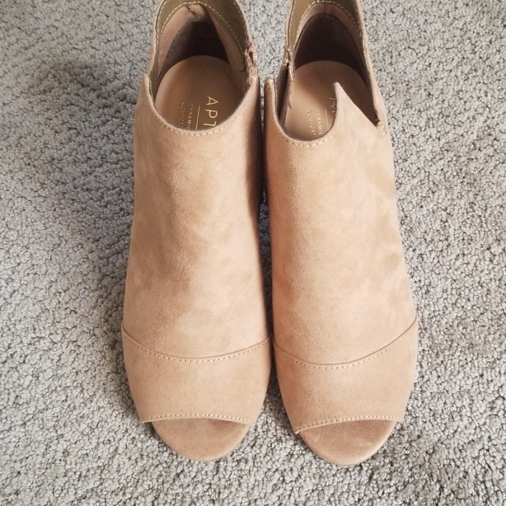 Apt. 9 suede peep toe shoes